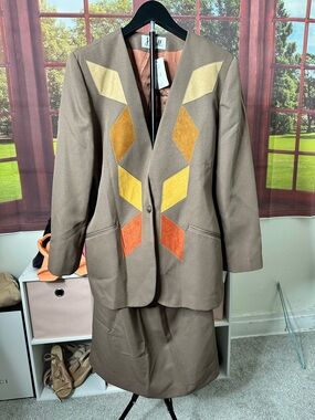 Vintage JP Fall Taupe Women's 2pc Skirt Suit with Multicolor Suede Inlays